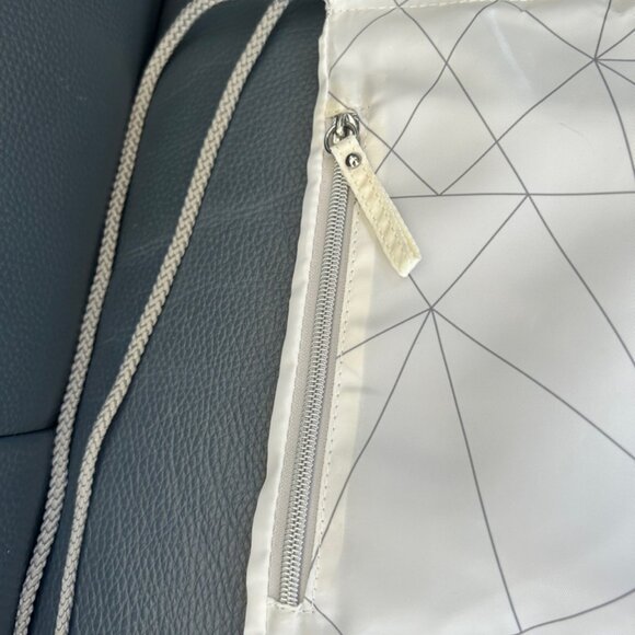 Swarovski Crystal White Drawstring Bag NWOT - Picture 4 of 6